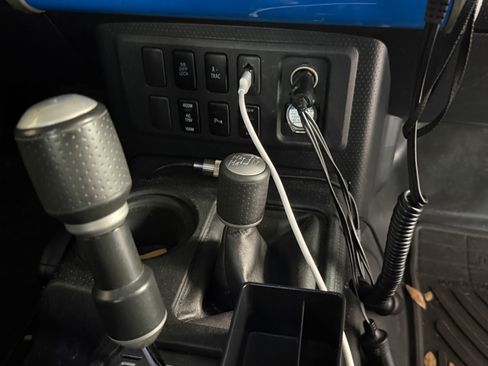 Used 2007 Toyota FJ Cruiser 4WD image 11