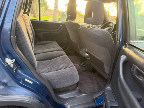 Used 1999 Honda CR-V LX image 13