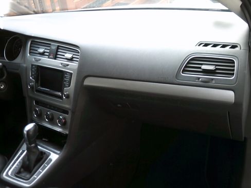 Used 2015 Volkswagen Golf SEL image 17