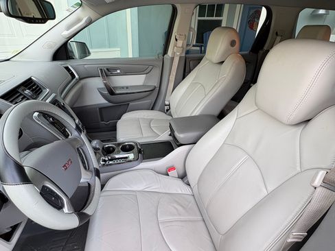 Used 2015 GMC Acadia SLT FWD image 13