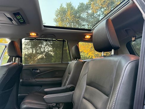 Used 2017 Honda Pilot Elite image 18