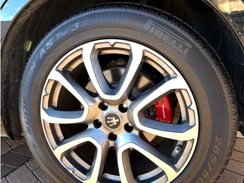 Used 2020 Maserati Levante image 13