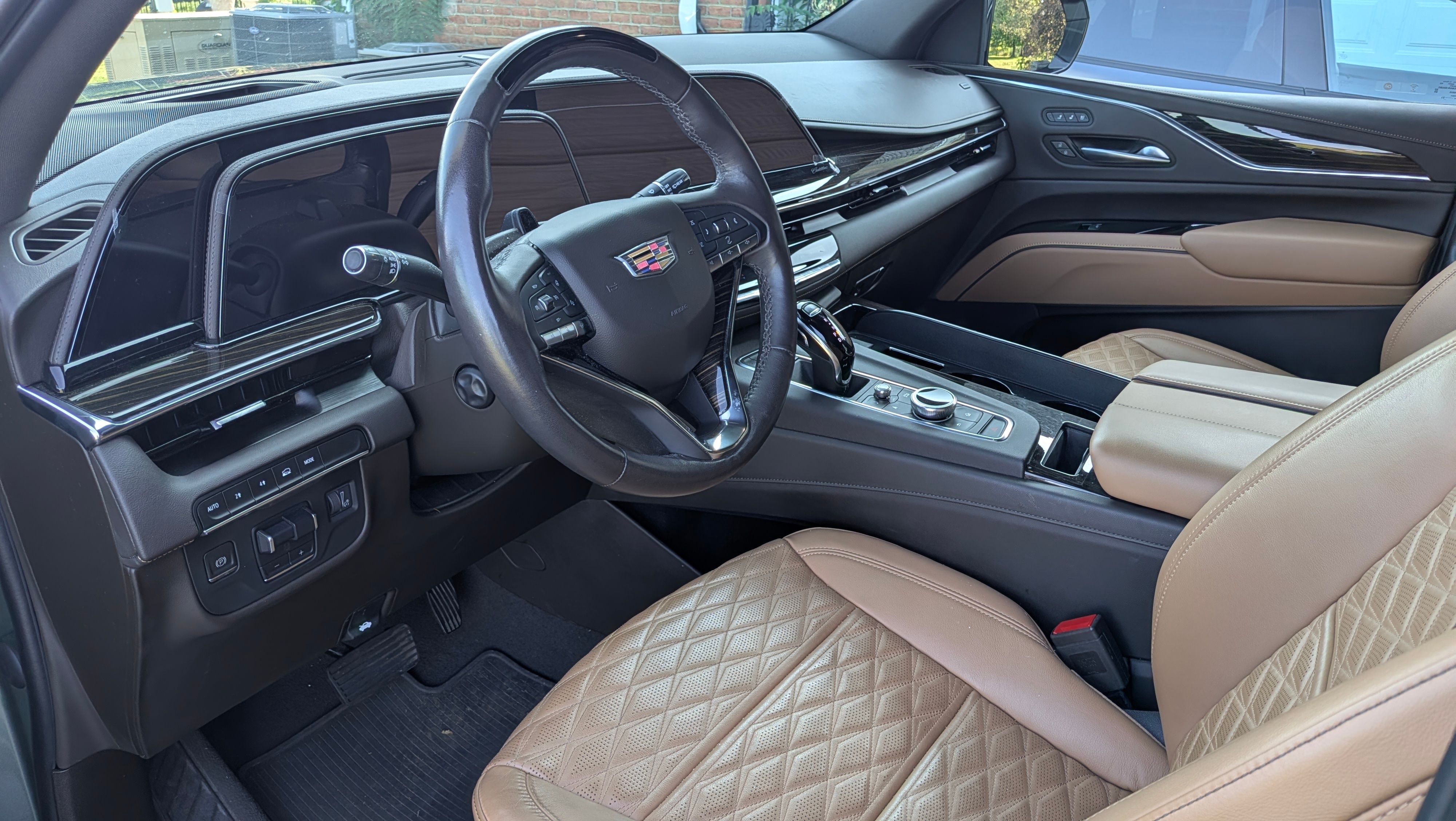 Used 2023 Cadillac Escalade ESV Premium Luxury w/ Performance Package AWD/4WD image 9