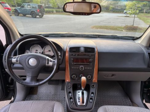 Used 2006 Saturn Vue 2WD V6 w/ Comfort Pkg image 12