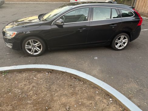 Used 2015 Volvo V60 T5 Premier image 6