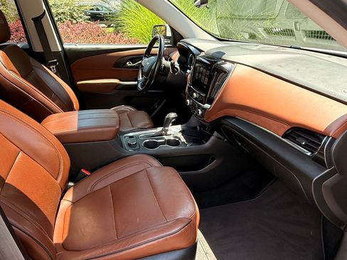 Used 2018 Chevrolet Traverse High Country AWD/4WD image 26