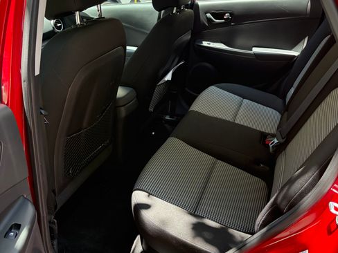 Used 2021 Hyundai Kona SE AWD/4WD image 9