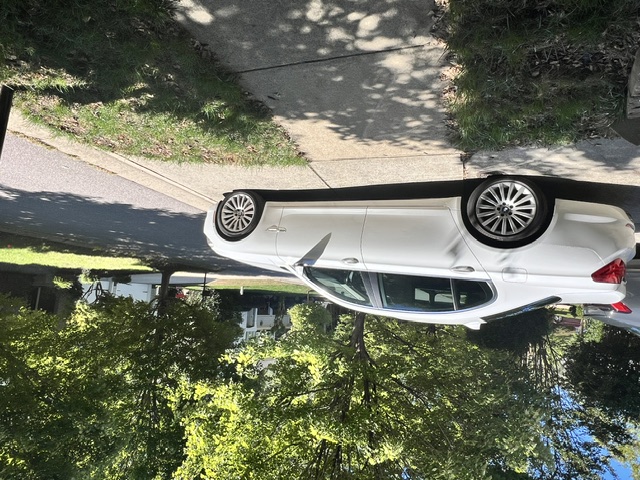 Used 2012 BMW 750Li RWD image 4