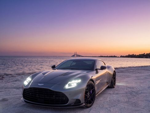 Used 2025 Aston Martin Vanquish RWD image 1