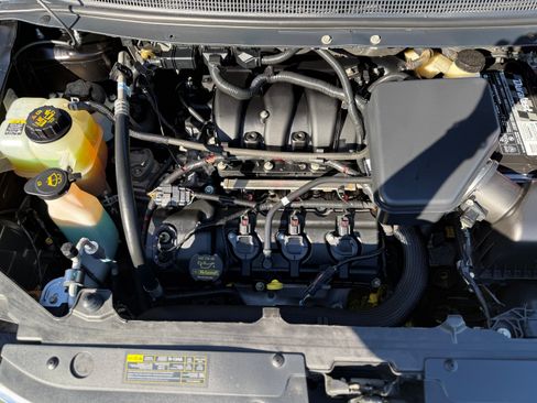 Used 2013 Ford Edge Limited w/ Driver Entry Pkg image 17