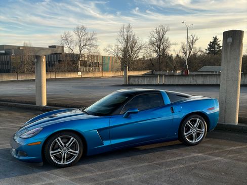 Used 2008 Chevrolet Corvette Coupe 2D w/ Preferred Equipment Group image 2
