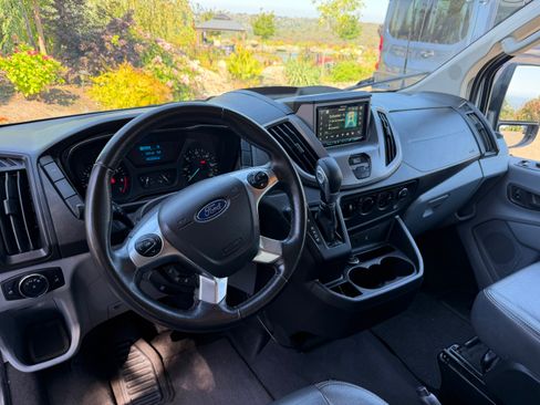 Used 2016 Ford Transit 350 XLT RWD image 4