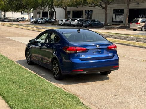 Used 2017 Kia Forte LX FWD image 6