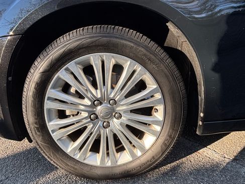 Used 2013 Chrysler 300 C w/ Beats Audio Group image 9