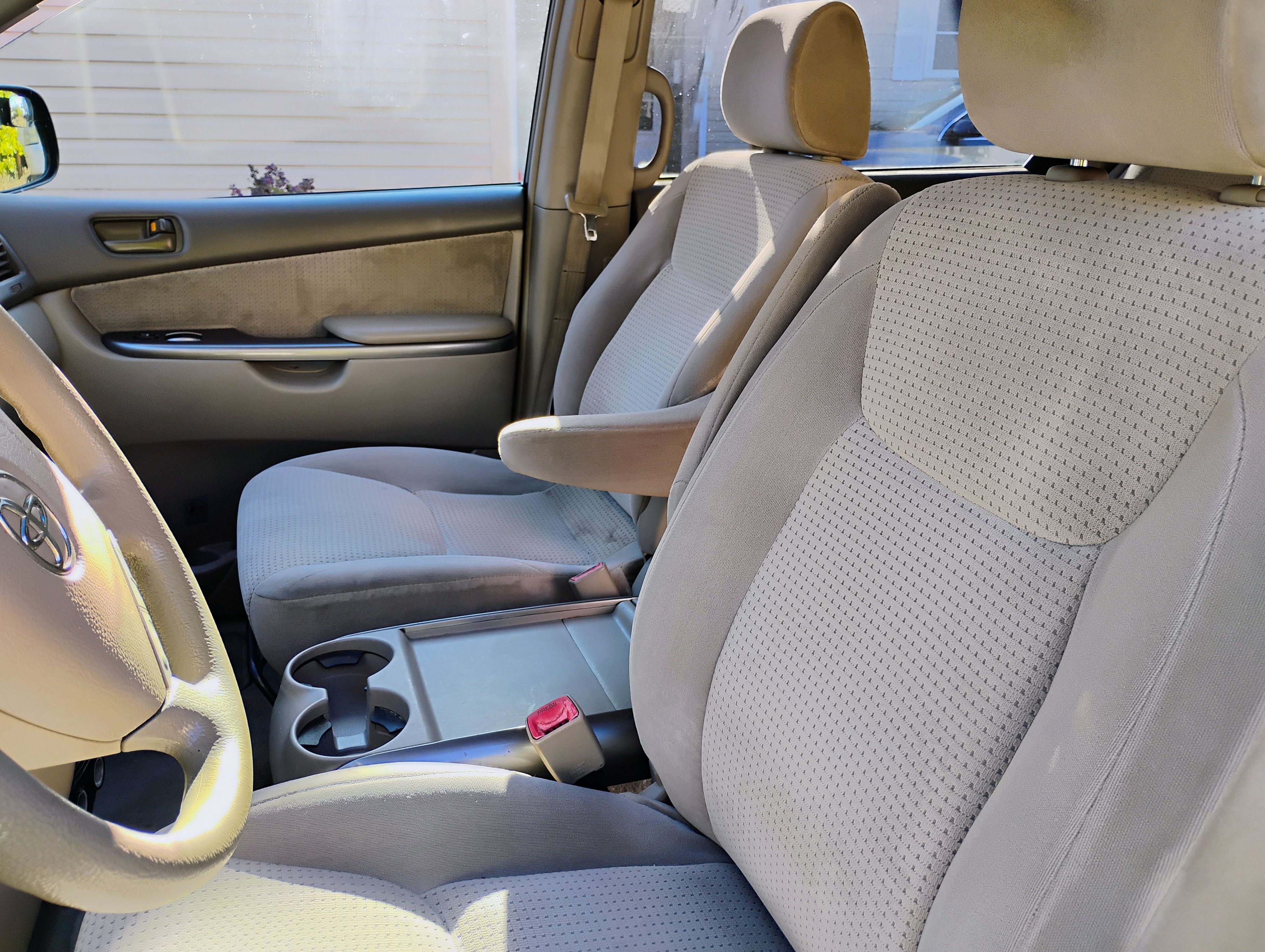 Used 2008 Toyota Sienna LE FWD image 9