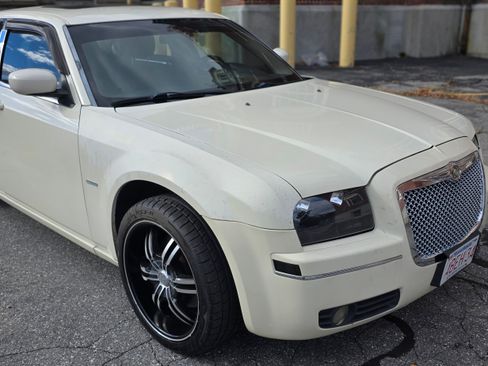 Used 2006 Chrysler 300 Touring w/ Comfort/Convenience Group image 4