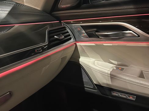 Used 2017 BMW 740i xDrive image 4