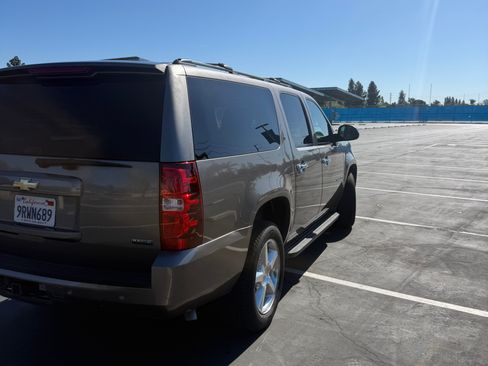 Used 2011 Chevrolet Suburban LT w/ Regional Value Package image 9