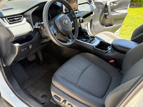 Used 2023 Toyota RAV4 XLE FWD image 10