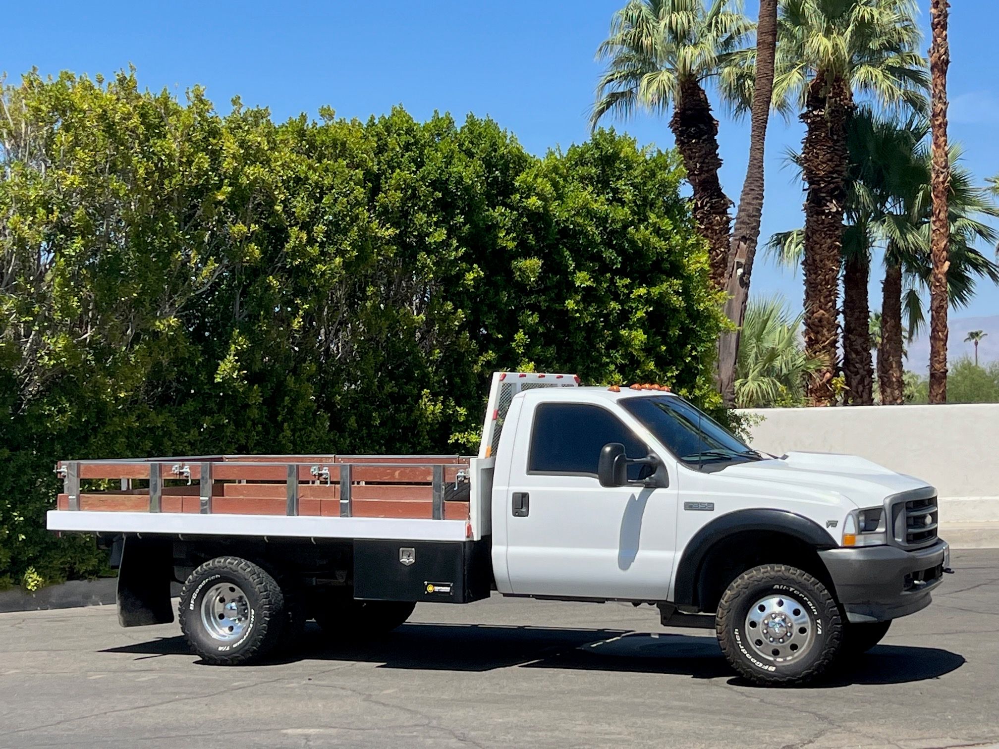 Used 2002 Ford F350 2WD Regular Cab DRW Super Duty image 1