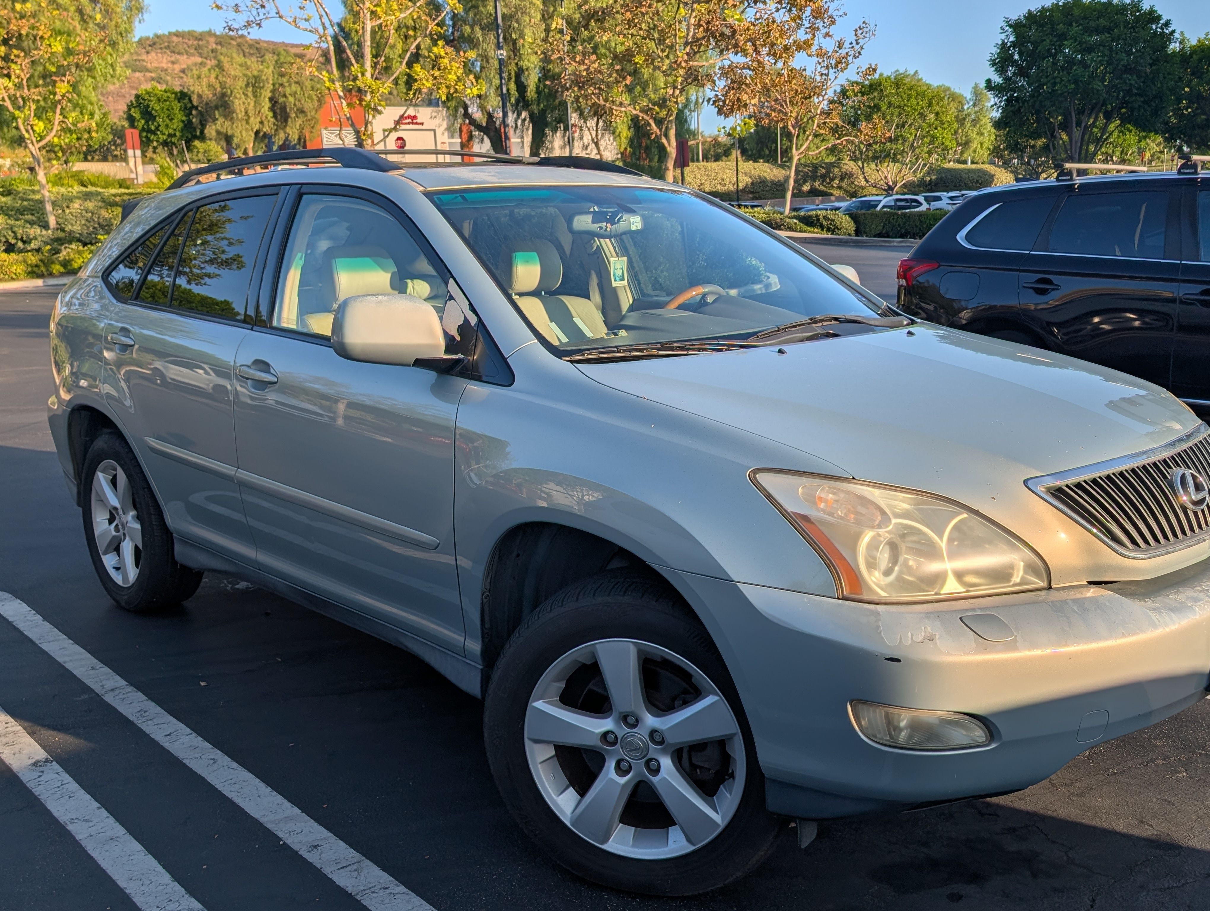 Used 2004 Lexus RX 330 FWD image 4