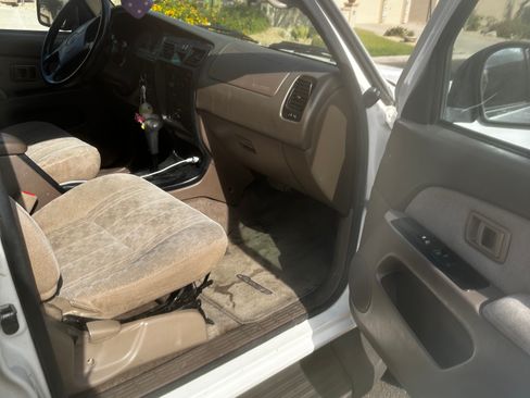Used 2000 Toyota 4Runner 2WD image 9