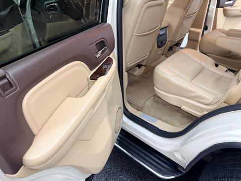 Used 2014 GMC Yukon Denali image 16