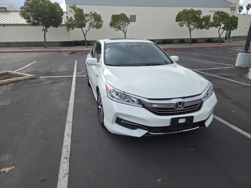 Used 2017 Honda Accord EX-L image 16