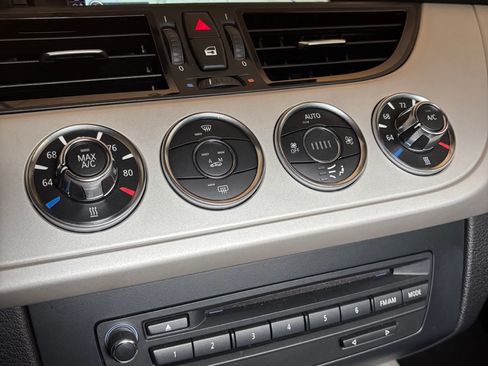 Used 2015 BMW Z4 sDrive28i image 15