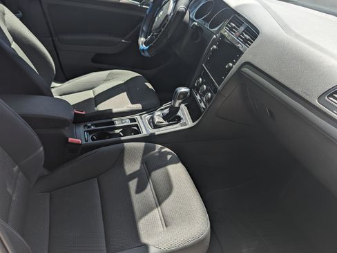 Used 2019 Volkswagen e-Golf SE w/ Driver Assistance Package image 6