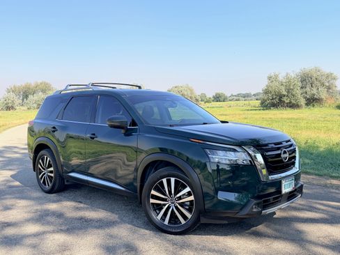 Used 2023 Nissan Pathfinder Platinum AWD/4WD image 9