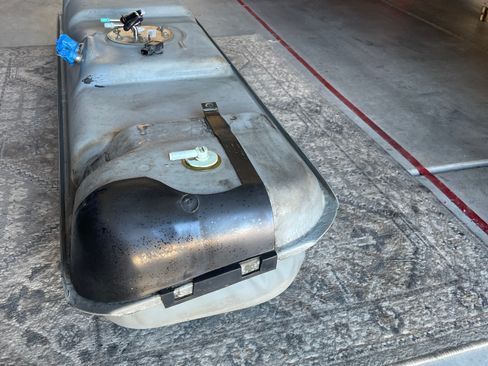 Used 1999 Ford E-150 and Econoline 150 image 14