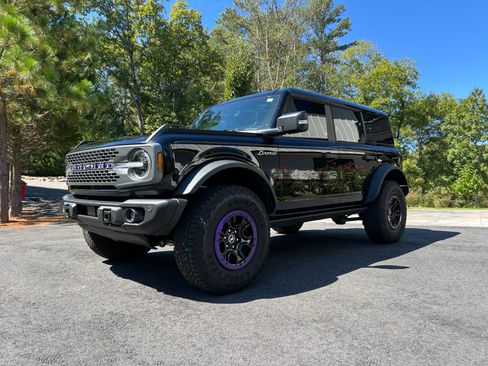 Used 2025 Ford Bronco Badlands image 1