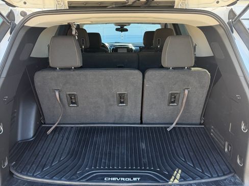 Used 2018 Chevrolet Traverse LT image 11