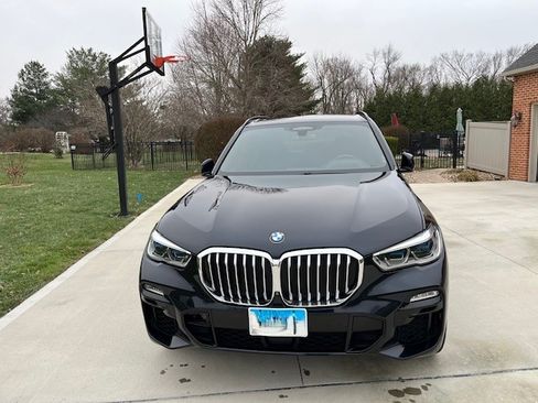 Used 2019 BMW X5 xDrive50i w/ M Sport Package image 2