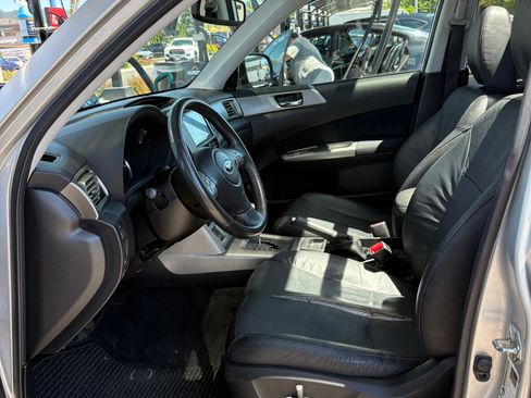 Used 2010 Subaru Forester 2.5X Limited w/ Utility Pkg AWD/4WD image 12