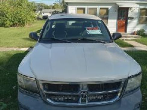 Used 2008 Dodge Dakota ST image 2