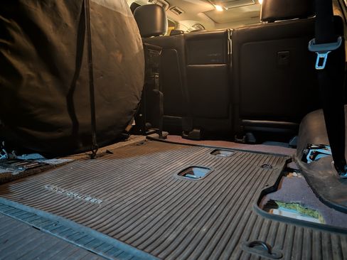 Used 2013 Toyota Land Cruiser image 26