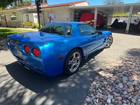 Used 1999 Chevrolet Corvette Coupe w/ Lighting Pkg RWD image 11