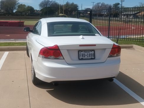 Used 2009 Volvo C70 T5 image 4