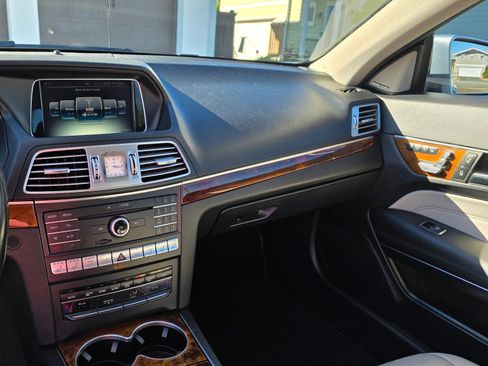 Used 2016 Mercedes-Benz E 400 E 400 Cabriolet 2D image 6