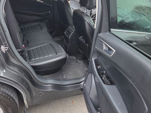 Used 2019 Ford Edge SEL w/ Equipment Group 201A image 12