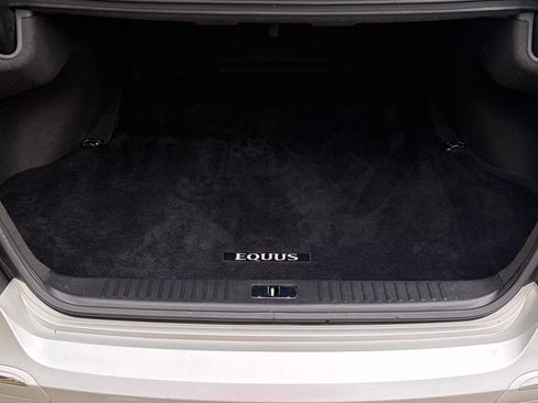 Used 2013 Hyundai Equus Signature RWD image 17