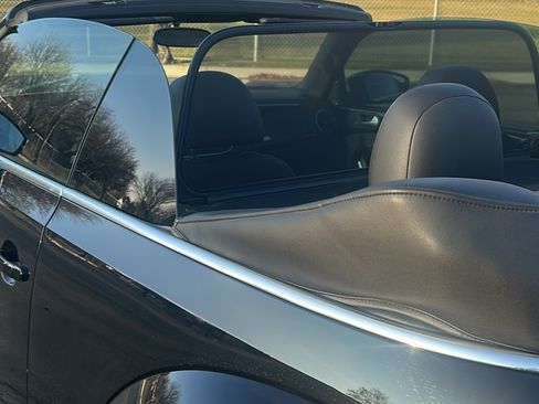 Used 2015 Volkswagen Beetle 1.8T image 11