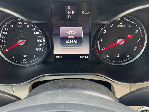 Used 2018 Mercedes-Benz GLC 300 4MATIC image 8