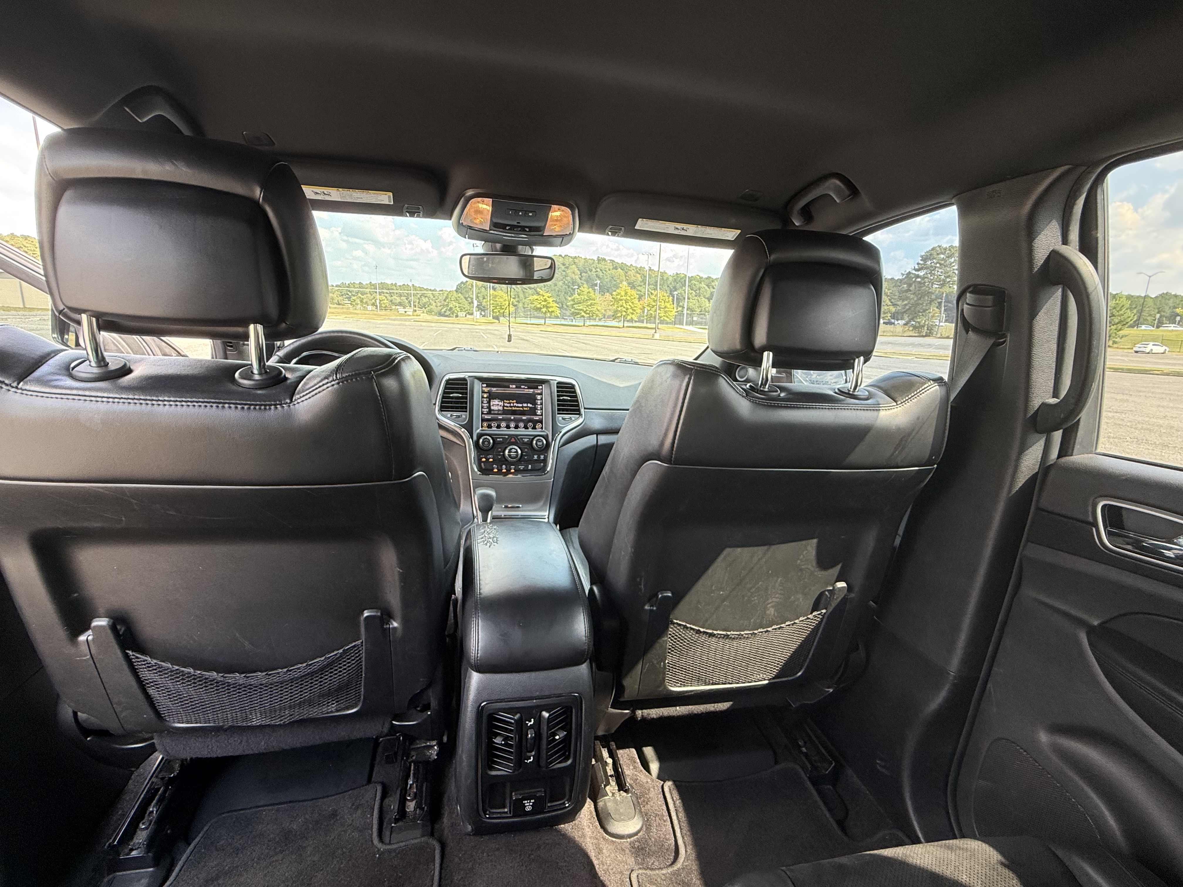 Used 2018 Jeep Grand Cherokee Altitude AWD/4WD image 10