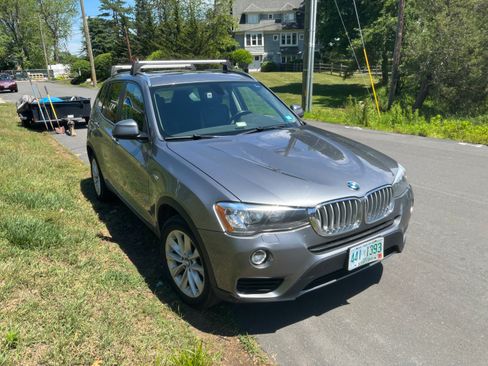 Used 2017 BMW X3 xDrive28i AWD/4WD image 2