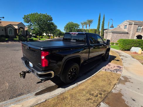 Used 2020 Chevrolet Silverado 2500 LTZ w/ LTZ Plus Package image 8