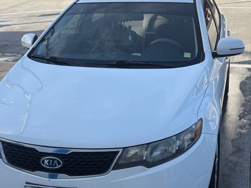 Used 2013 Kia Forte EX image 2