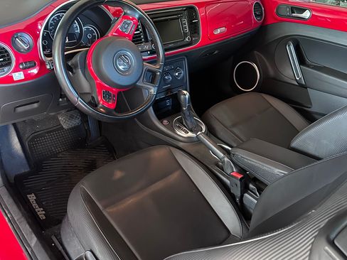 Used 2014 Volkswagen Beetle TDI FWD image 9
